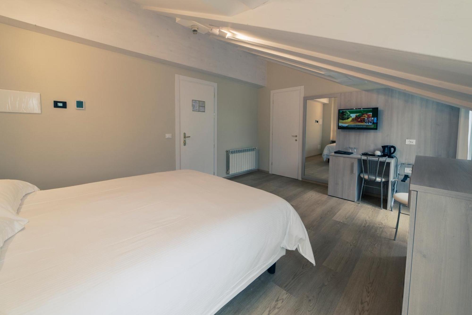 Hotel Due Palme Mergozzo Luaran gambar